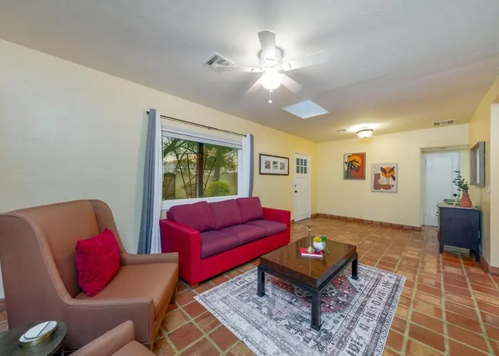 Close To Ua And Banner, Outdoor Space, 2 Bedroom 2 Ba Holiday home *