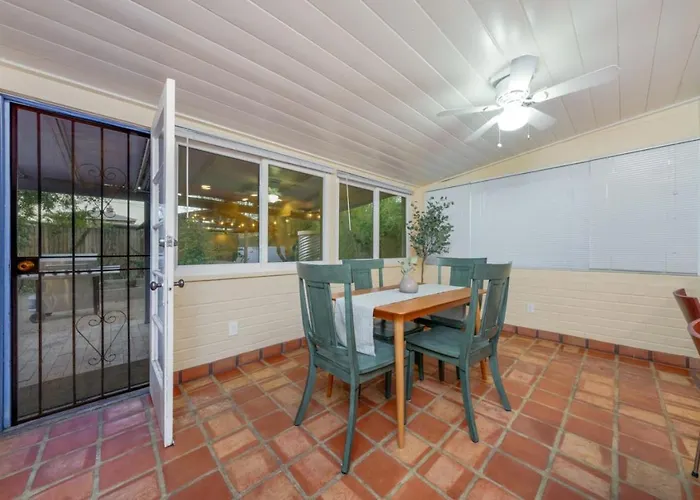 Close To Ua And Banner, Outdoor Space, 2 Bedroom 2 Ba Holiday home