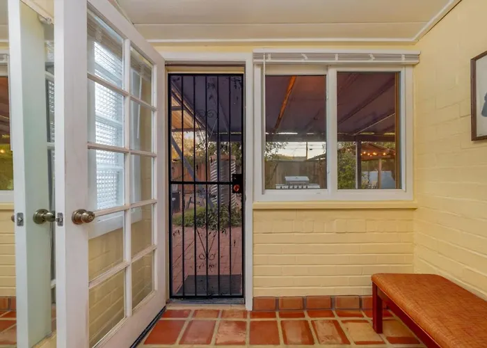 Close To Ua And Banner, Outdoor Space, 2 Bedroom 2 Ba Holiday home *